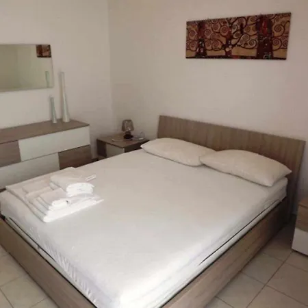Res Apartman Lido Marini